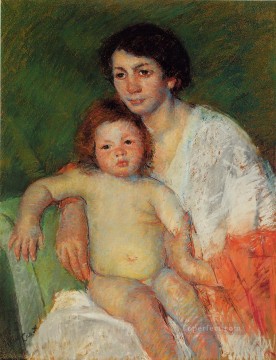 Chair Oil Painting - Nude Baby on Mothers Lap Resting Her Arm on the Back of the Chair mothers children Mary Cassatt